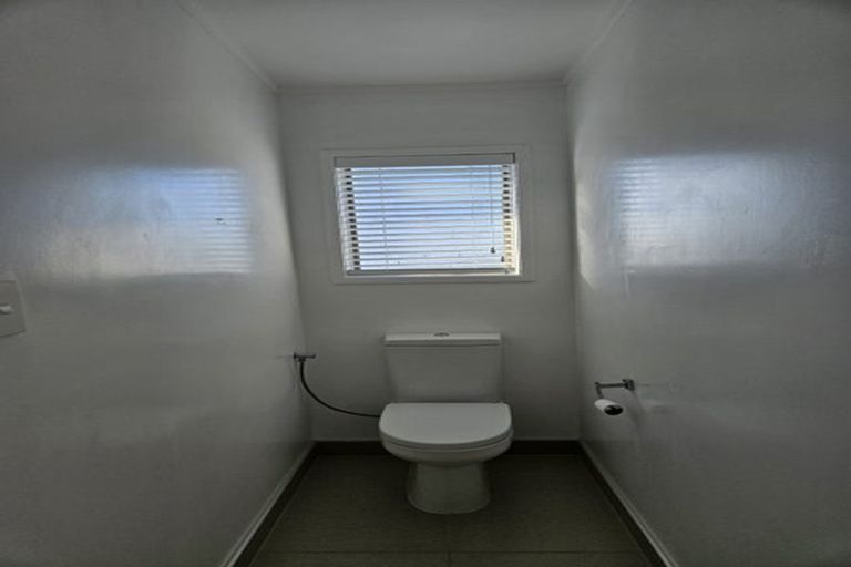 Photo of property in 2/33 Quebec Road, Milford, Auckland, 0620