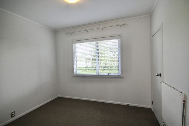 Photo of property in 10 Saffron Street, Birkdale, Auckland, 0626