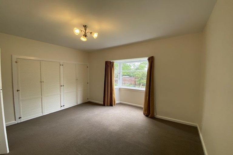 Photo of property in 39 Straven Road, Riccarton, Christchurch, 8011