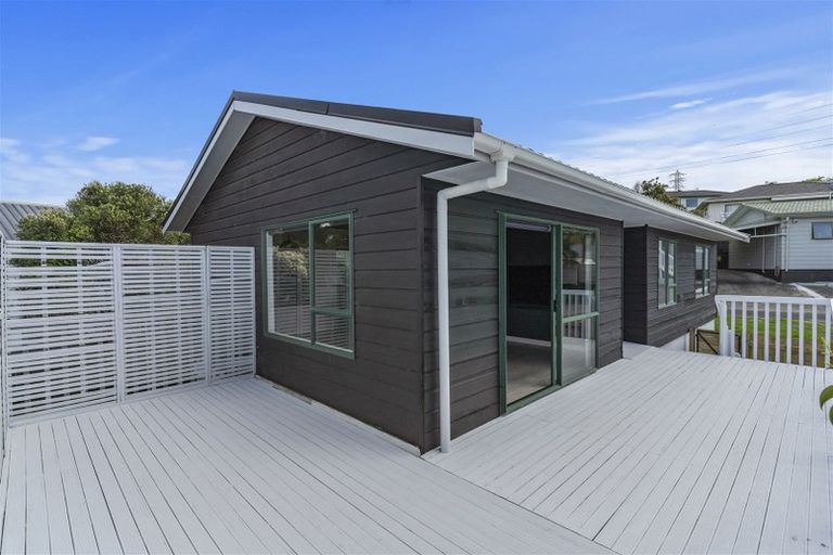Photo of property in 26 Loughanure Place, Massey, Auckland, 0614