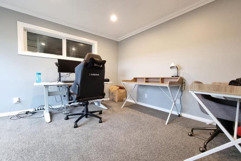 Photo of property in 25 Sandybrow, Churton Park, Wellington, 6037