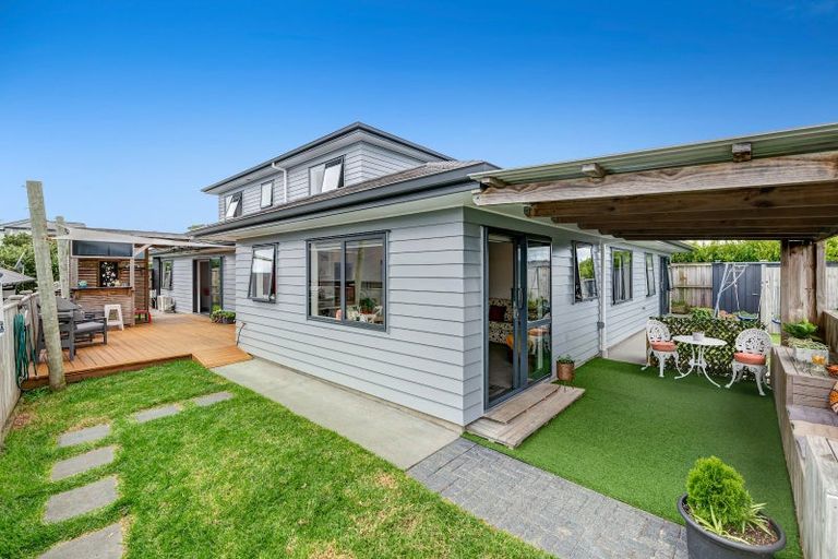 Photo of property in 14 Kingfisher Road, Silverdale, 0932