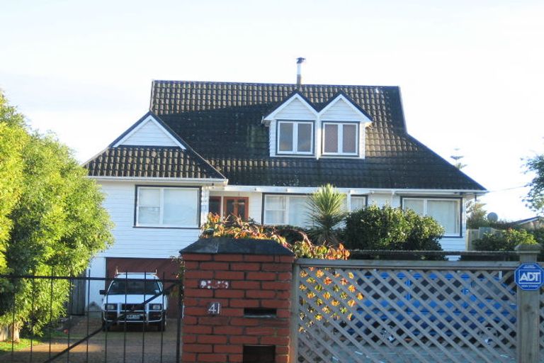 Photo of property in 41 Gray Avenue, Paraparaumu Beach, Paraparaumu, 5032