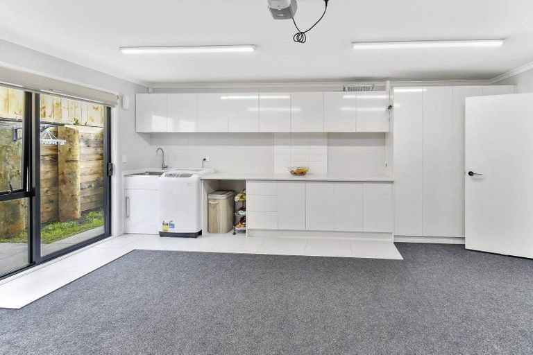 Photo of property in 63 Leathem Crescent, Pokeno, 2402