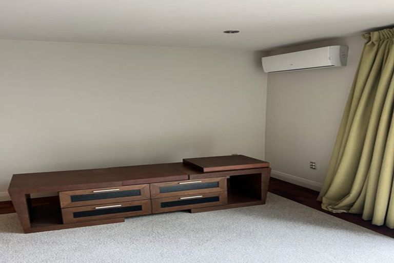 Photo of property in 27 Maritime Terrace, Birkenhead, Auckland, 0626