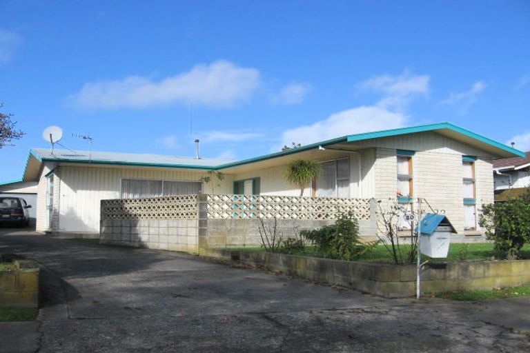 Photo of property in 20 Raglan Avenue, Cloverlea, Palmerston North, 4412