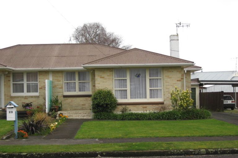 Photo of property in 23 Karaka Crescent, Levin, 5510