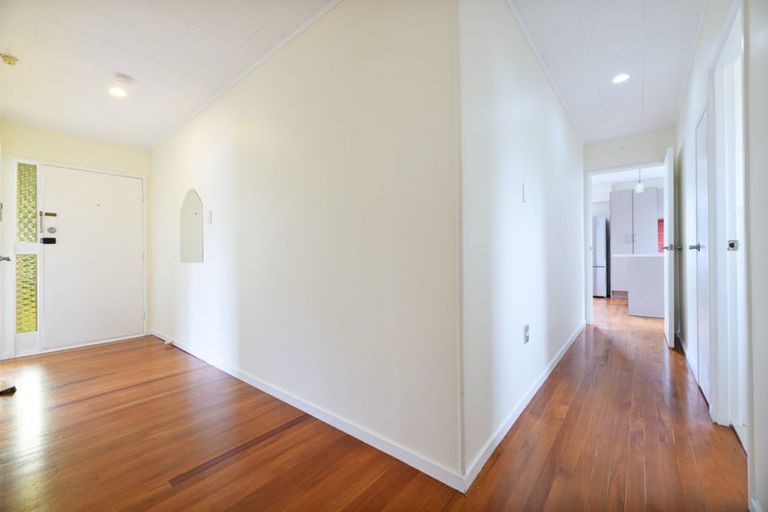 Photo of property in 56 Fitzwater Place, Henderson, Auckland, 0612