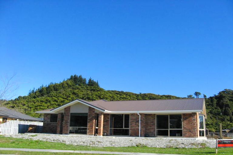 Photo of property in 12 Westvale Drive, Greymouth, 7805