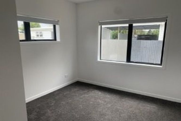 Photo of property in 2/44 Stanley Road, Glenfield, Auckland, 0629