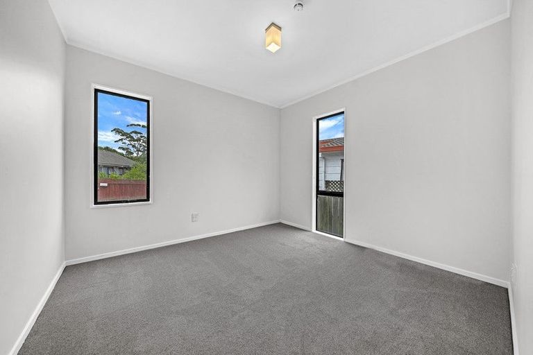 Photo of property in 77 Meadowvale Rise, Titirangi, Auckland, 0604