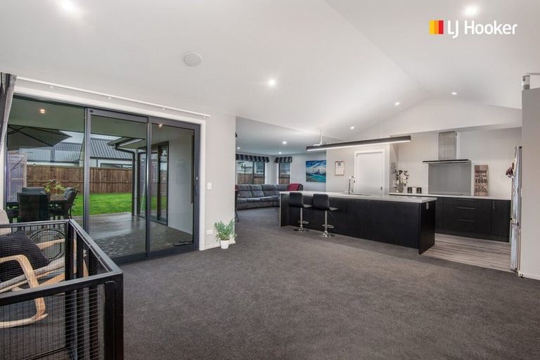 Photo of property in 17 Rodeo Place, Outram, 9019