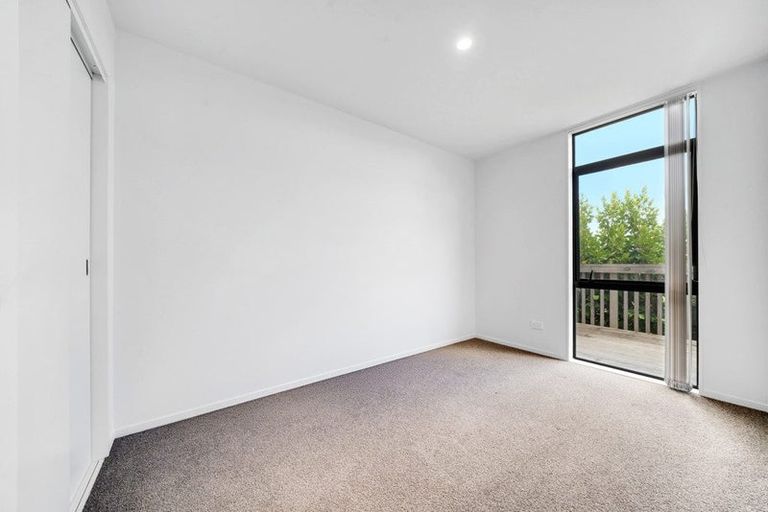 Photo of property in 9 Tarapuke Lane, Papakura, 2110