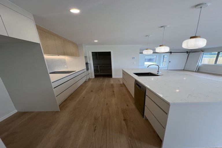 Photo of property in 11 Pukatea Crescent, Owhata, Rotorua, 3010