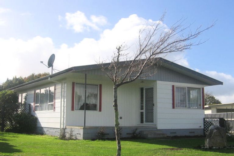 Photo of property in 73 Sutherland Crescent, Westbrook, Palmerston North, 4412