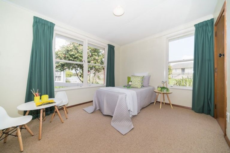 Photo of property in 22 Ashford Avenue, Hokowhitu, Palmerston North, 4410