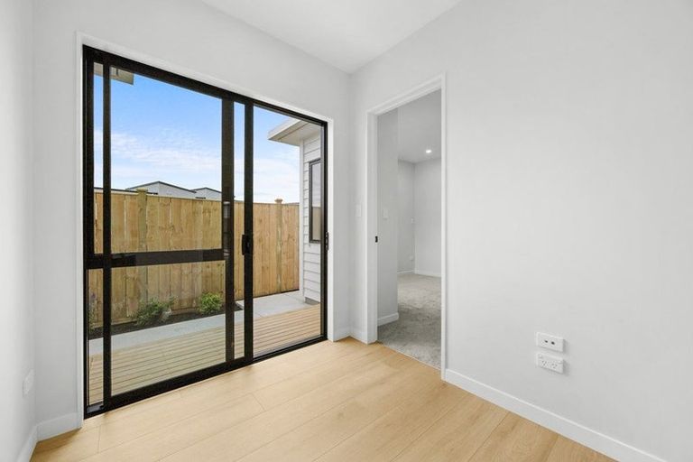 Photo of property in 12 Piko Road, Opaheke, 2113