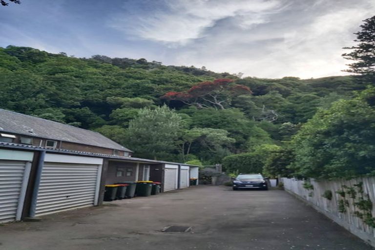 Photo of property in 2/249 Muritai Road, Eastbourne, Lower Hutt, 5013