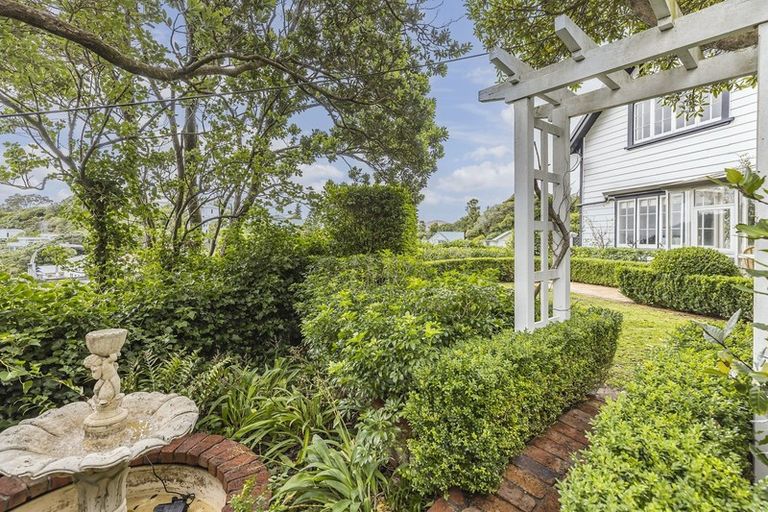 Photo of property in 2 Cluny Avenue, Kelburn, Wellington, 6012