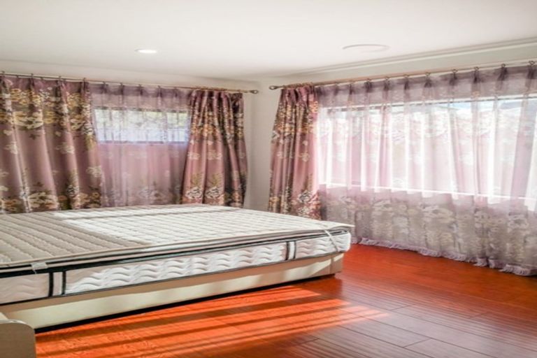 Photo of property in 13 Taraire Place, Orewa, 0931