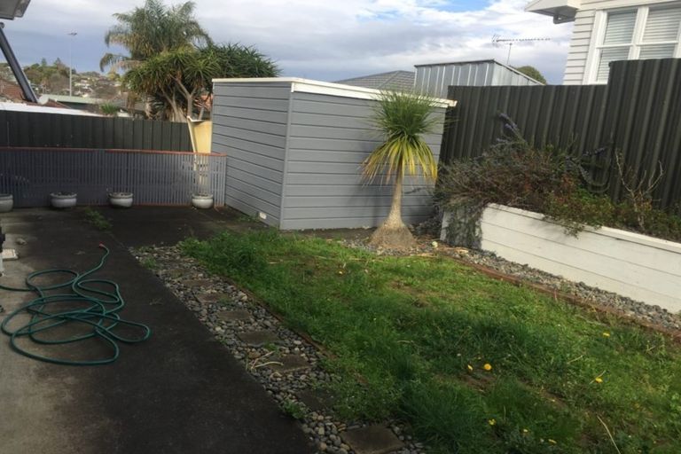Photo of property in 2/71 Howe Street, Howick, Auckland, 2014