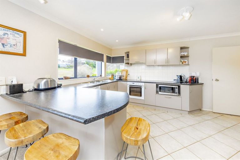 Photo of property in 2 Tanah Merah Drive, Papakura, 2110