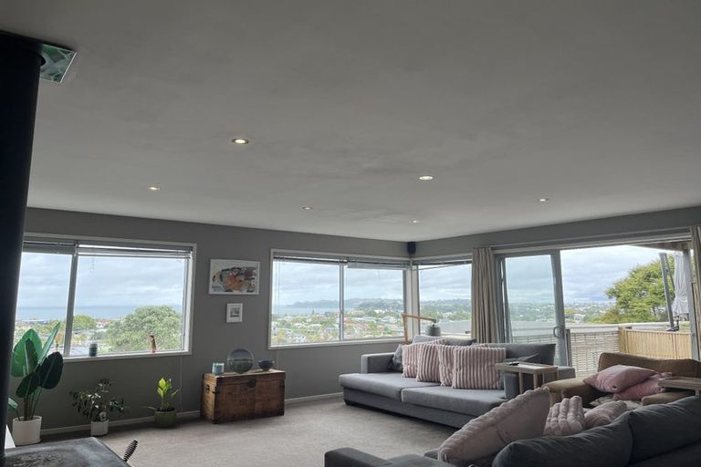 Photo of property in 5 Elliston Crescent, Stanmore Bay, Whangaparaoa, 0932