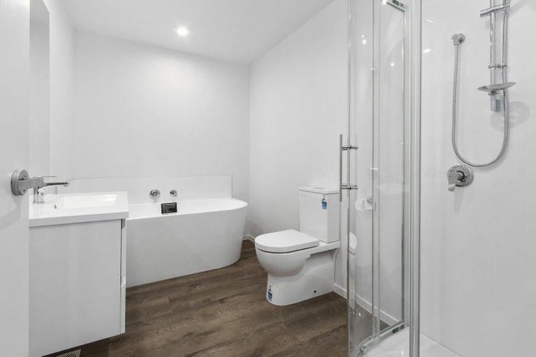 Photo of property in 4 Selkirk Lane, Hamilton Lake, Hamilton, 3204