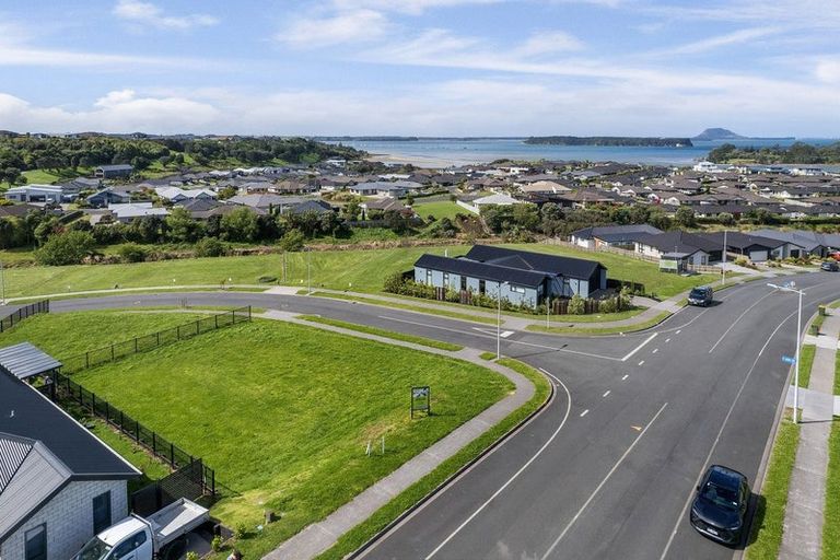 Photo of property in 26 Korora Crescent, Omokoroa, 3114