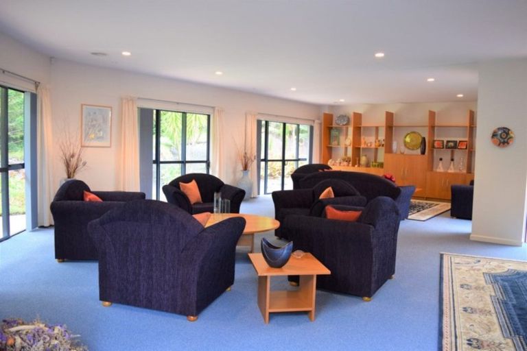 Photo of property in 4 Burgundy Park Avenue, Henderson, Auckland, 0612