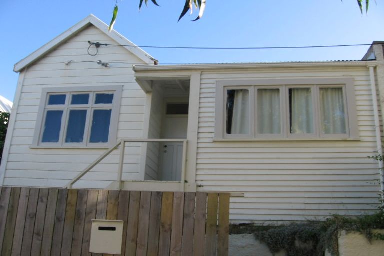 Photo of property in 7 Fallowfield Avenue, Mount Victoria, Wellington, 6011