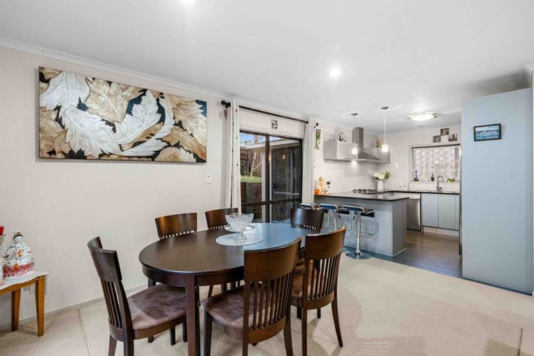 Photo of property in 22a Marvon Downs Avenue, Pakuranga Heights, Auckland, 2010