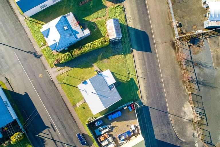 Photo of property in 16 Douglas Street, Balclutha, 9230