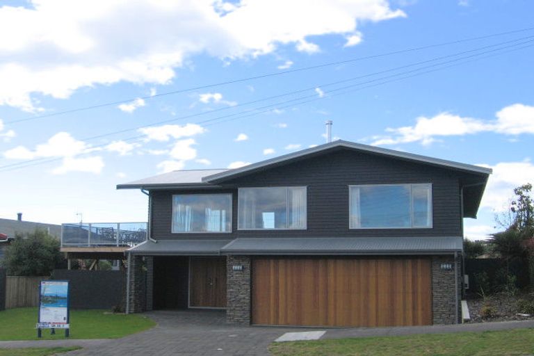 Photo of property in 14 Shepherd Road, Waipahihi, Taupo, 3330