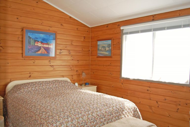 Photo of property in 210g Pukenui Road, Kaiwaka, 0573