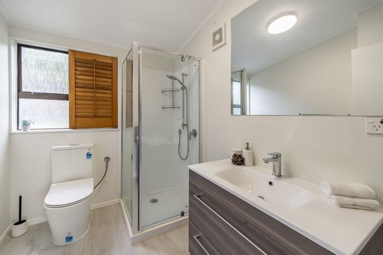 Photo of property in 66 Woodhouse Avenue, Karori, Wellington, 6012