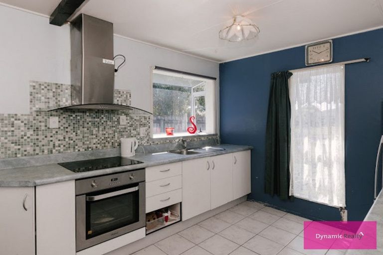 Photo of property in 37 Rhodes Drive, Kelvin Grove, Palmerston North, 4414