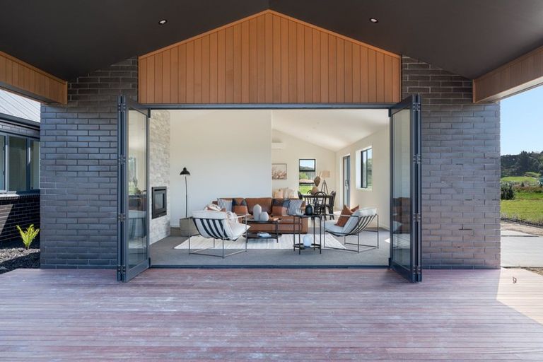 Photo of property in 16 Te Ara O Tahataharoa, Te Puna, Tauranga, 3176