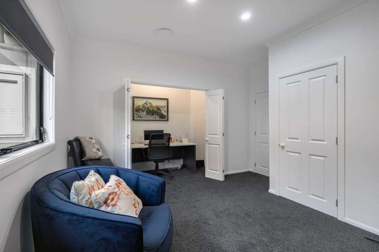 Photo of property in 1 Shakespeare Road, Bastia Hill, Whanganui, 4500