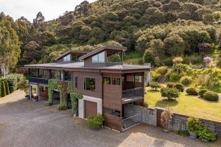 Photo of property in 113 Bucks Road, Tauwharenikau, Featherston, 5773