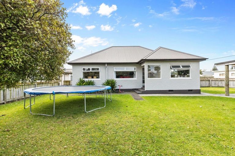 Photo of property in 90 Centennial Avenue, Waitara, 4320