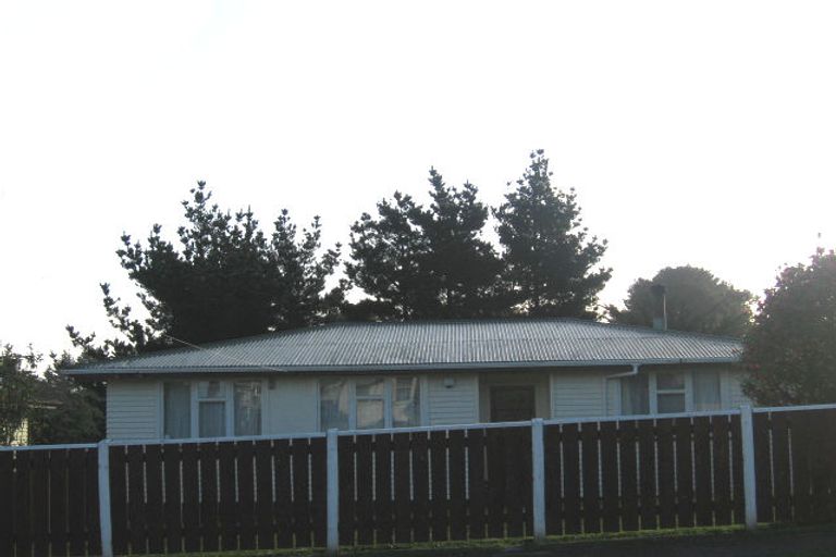 Photo of property in 75 Castor Crescent, Cannons Creek, Porirua, 5024