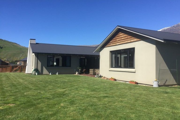 Photo of property in 48 Erskine Street, Lake Hayes, Queenstown, 9304