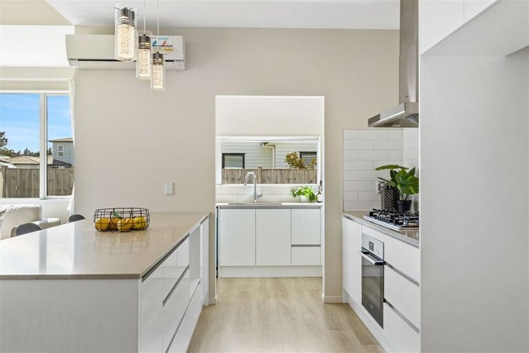 Photo of property in 18 Raymond Grace Avenue, Huapai, Kumeu, 0810