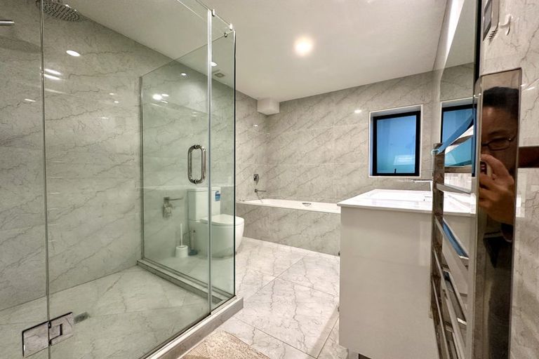 Photo of property in 21a Fairmount Road, Titirangi, Auckland, 0604