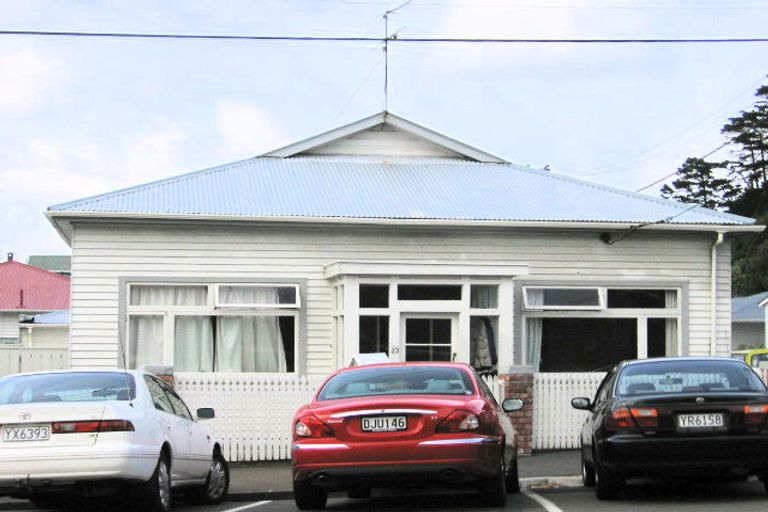 Photo of property in 13 Medway Street, Island Bay, Wellington, 6023