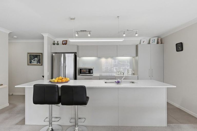 Photo of property in 37 Parkside Drive, Orewa, 0931