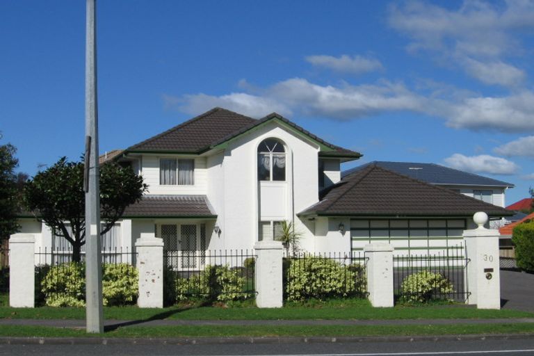 Photo of property in 30 Whitford Road, Botany Downs, Auckland, 2014