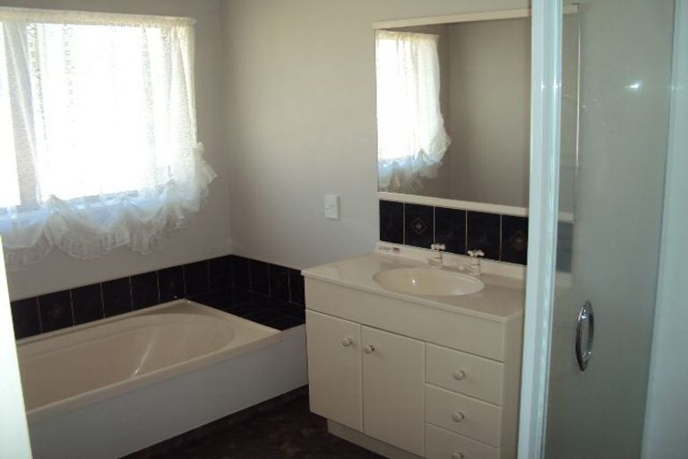 Photo of property in 21 Spinnaker Drive, Flagstaff, Hamilton, 3210