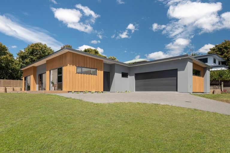 Photo of property in 194 Waitaha Road, Welcome Bay, Tauranga, 3112